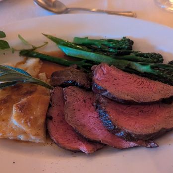 Belvedere Inn & Restaurant - Chateaubriand - Hotels Near Me - Saugatuck, Michigan Belvedere Inn & Restaurant - Chateaubriand - Hotels Near Me - Saugatuck, Michigan