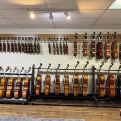 Violin Outlet - So many to choose from.