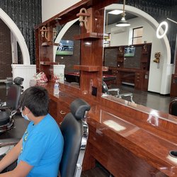 Olde tyme barber shop