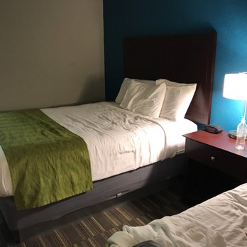 Days Inn by Wyndham Snyder - 1 of 2 queen beds. - Hotels Near Me - Snyder, Texas Days Inn by Wyndham Snyder - 1 of 2 queen beds. - Hotels Near Me - Snyder, Texas