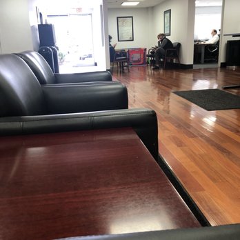 Gresham Subaru - Clean and simple waiting area. - Car Dealers Near Me - Gresham, Oregon Gresham Subaru - Clean and simple waiting area. - Car Dealers Near Me - Gresham, Oregon