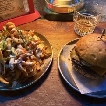 Darling Aviary - Happy Hour Burger and Fries! - Bars Near Me - Sacramento, California