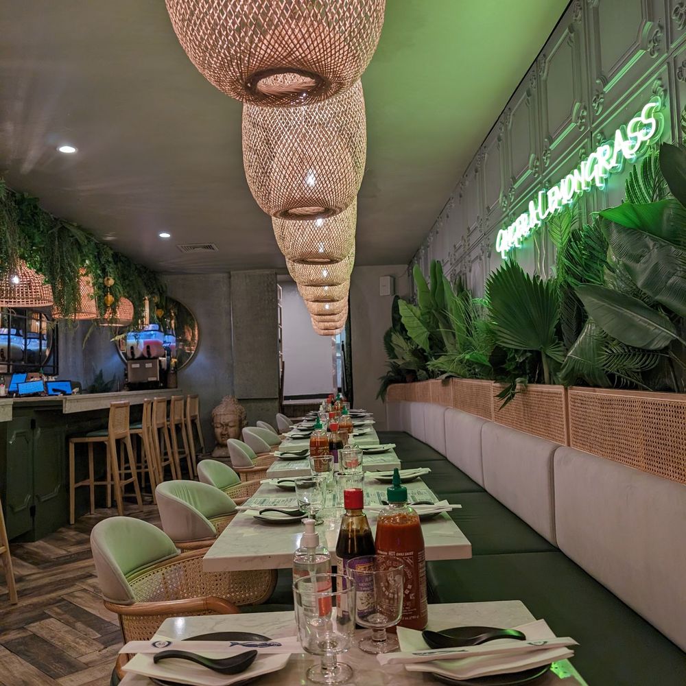 Ginger and Lemongrass - Seating Area - Vietnamese Near Me - Whitestone, New York Ginger and Lemongrass - Seating Area - Vietnamese Near Me - Whitestone, New York