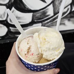 Black+White Modern Creamery - Cornbread, circus animal, espresso toffee