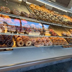 Happy Donuts - Donuts