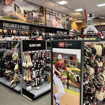 DICK'S Sporting Goods - Sports Wear Near Me - El Segundo, California