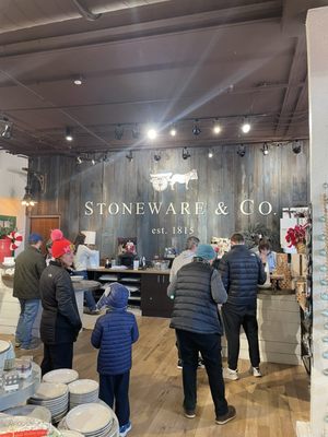 Stoneware & Co. by null