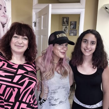 Tip Top Nail Spa - Tori Spelling getting pampered at Tip-Top Nail Spa - Nail Salons Near Me - Encino, California Tip Top Nail Spa - Tori Spelling getting pampered at Tip-Top Nail Spa - Nail Salons Near Me - Encino, California