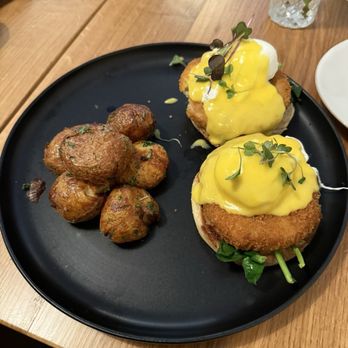 The Club On Post - Crab cake Benedict - New American Near Me - San Jose, California The Club On Post - Crab cake Benedict - New American Near Me - San Jose, California