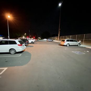 Elotes Don Goyo - a parking lot at night - Food Trucks Near Me - Los Angeles, California