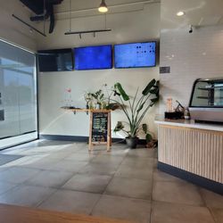 RareTea - Entrance with menu on wall