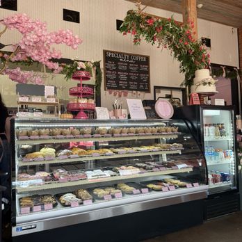 Ana's Confections - Bakeries Near Me - Rosenbeg, Texas