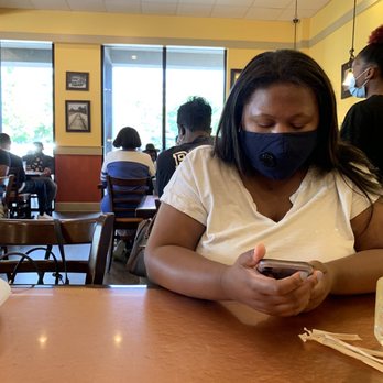 Another Broken Egg Cafe - Customer - Cafes Near Me - Memphis, Tennessee