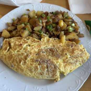 The White Sheep - Omelet with bacon and cheddar cheese - Breakfast & Brunch Near Me - Orland Park, Illinois
