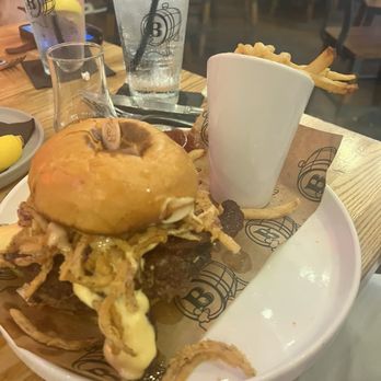 Batch Local Kitchen - Batch Burger - Cocktail Bars Near Me - West Palm Beach, Florida