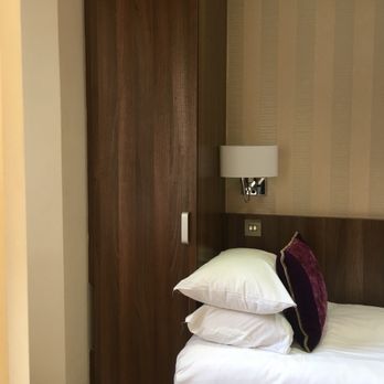 London House - Hotels Near Me - London, XGL