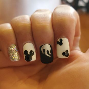 7 Nail Spa - The middle finger is mis shaped - Nail Salons Near Me - Santa Rosa, California