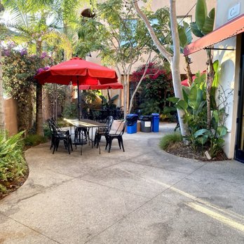 Burattino Brick Oven Pizza - Outside patio area - Pizza Near Me - Carson, California