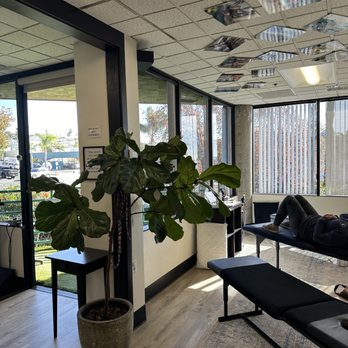 Gold Coast Chiropractic Center - Chiropractors Near Me - Cardiff, California