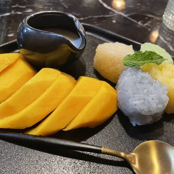 Four Region Thai Cuisine - Mango Sticky Rice - Thai Near Me - Spring, Texas Four Region Thai Cuisine - Mango Sticky Rice - Thai Near Me - Spring, Texas