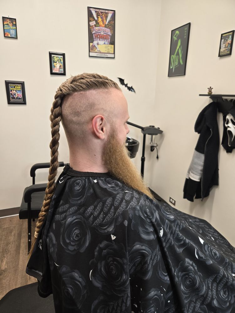 Cuts That Kill Logo