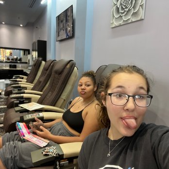 Oscar Nails & Spa - Bestie time before a trip - Nail Salons Near Me - Tempe, Arizona