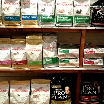 Petfood - Croquettes pour chiens de la marque Proplan et Royal Canin, disponibles en magasin au 83 rue Léon Gambetta à Lille. - Pet Stores Near Me - Lille, 59
