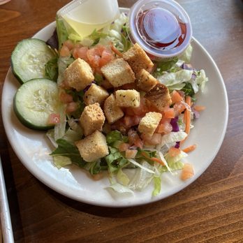 Famous Dave's Bar-B-Que - Side salad - Barbeque Near Me - Portland, Oregon