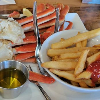 FINS Ale House & Raw Bar - Snow Crabs - Seafood Near Me - Bethany Beach, Delaware FINS Ale House & Raw Bar - Snow Crabs - Seafood Near Me - Bethany Beach, Delaware