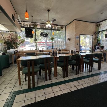 Saigon House - 9/12/24 Interior - Vietnamese Near Me - San Leandro, California Saigon House - 9/12/24 Interior - Vietnamese Near Me - San Leandro, California