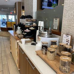 TownePlace Suites by Marriott Boca Raton - Breakfast in the morning