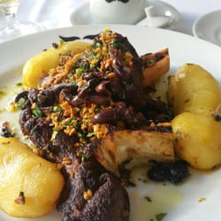 Adegão Português - Executivo de cordeiro assado com batatas