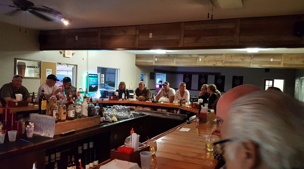 Gilly's 10-5 Saloon Image
