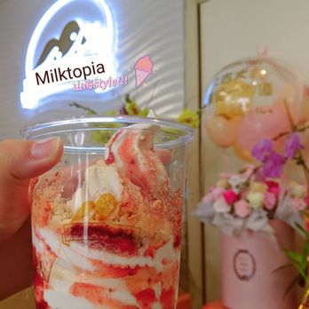 Milktopia - Strawberry delight - Bubble Tea Near Me - San Francisco, California Milktopia - Strawberry delight - Bubble Tea Near Me - San Francisco, California