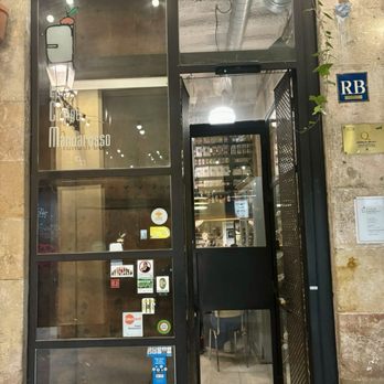 Le Cucine Mandarosso - The front door - Italian Near Me - Barcelona, B Le Cucine Mandarosso - The front door - Italian Near Me - Barcelona, B
