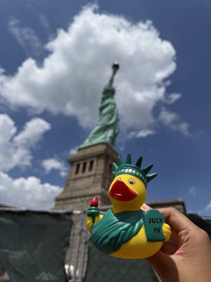 Statue of Liberty by null