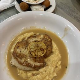 Sautéed Grouper with Gouda Grits Sautéed Grouper with Gouda Grits