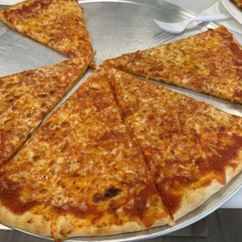 Kono Pizza - Large cheese pizza, little too much sauce, but decent - Pizza Near Me - Wildwood, New Jersey