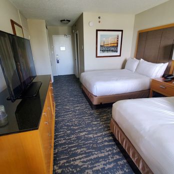 DoubleTree by Hilton - Berkeley - Double bed Marina View ground floor with Patio - Hotels Near Me - Berkeley, California DoubleTree by Hilton - Berkeley - Double bed Marina View ground floor with Patio - Hotels Near Me - Berkeley, California