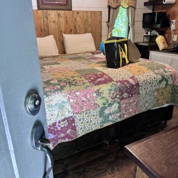Long Springs Tiny Homes - Vacation Rentals Near Me - Sevierville, Tennessee