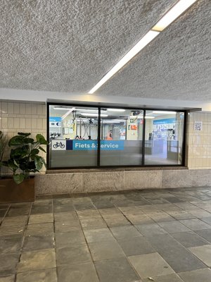 Amstel Station by null