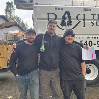 R & R Tree Service - Best Tree Service in Town! The God Squad prunned our williow tree to perfection. Thank you! - Tree Services Near Me - Salem, Oregon R & R Tree Service - Best Tree Service in Town! The God Squad prunned our williow tree to perfection. Thank you! - Tree Services Near Me - Salem, Oregon
