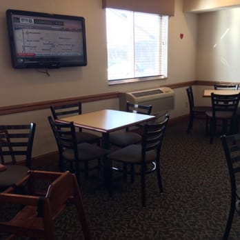 Super 8 by Wyndham Clearfield - Eating area - Hotels Near Me - Clearfield, Pennsylvania