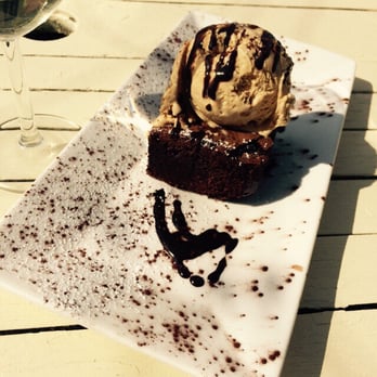 The Clissold Arms - Chocolate brownie - Pubs Near Me - London, XGL The Clissold Arms - Chocolate brownie - Pubs Near Me - London, XGL