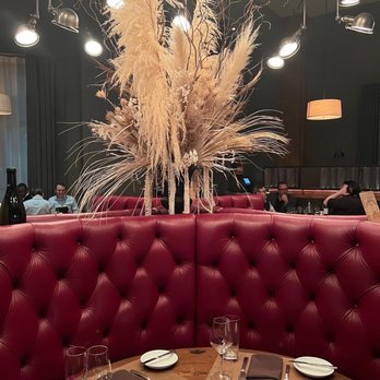 Oak Steakhouse - Steakhouses Near Me - Charlotte, North Carolina