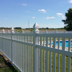 Advance Fence Company - Vinyl fence that was built by our "Reliable Crew".