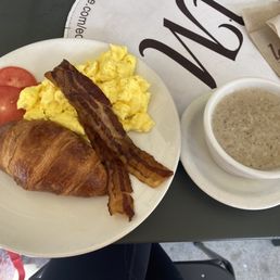 American Breakfast & Cream of Mushroom Soupe