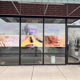 Exterior photo of Glow Deluxe Nail Bar - McHenry, Illinois Exterior photo of Glow Deluxe Nail Bar - McHenry, Illinois