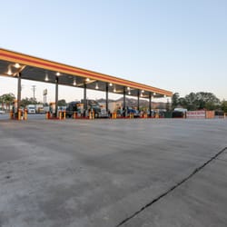 Castaic Truck Stop - Full view of Fuel Lanes