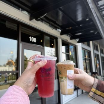 Qamaria Yemeni Coffee - Mango Dragonfruit Refresher and Iced Qamaria Latte - Desserts Near Me - Redmond, Washington